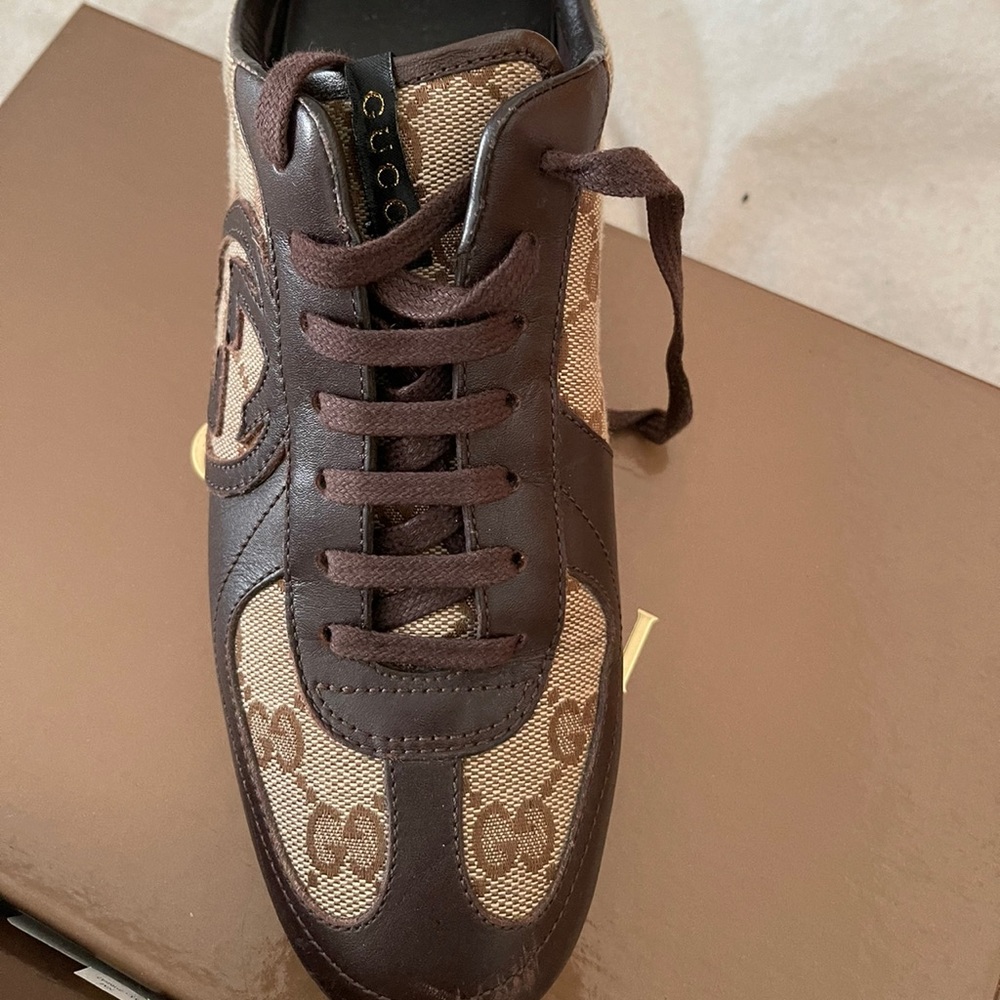 Womens authentic Gucci sneaker